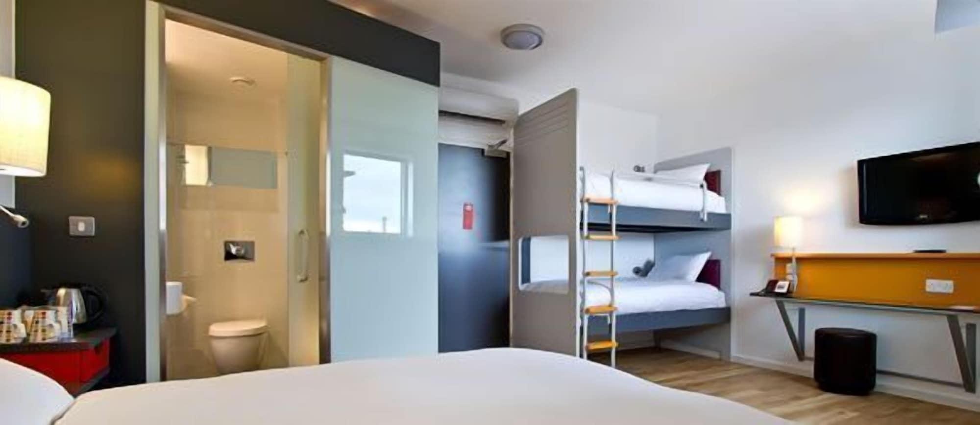 Sleeperz Hotel 3*